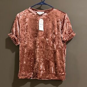 Women’s pink Velvet Shirt NWT Size small